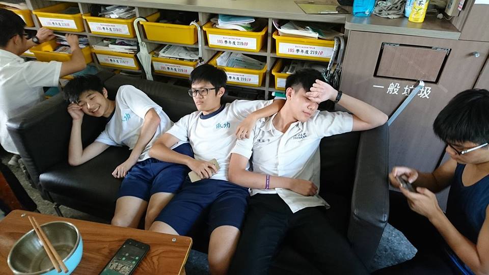 圖片來源:整個很成功高中